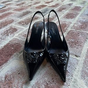 VERSACE LA MEDUSA PATENT LEATHER BLACK SLINGBACK KITTEN HEEL
